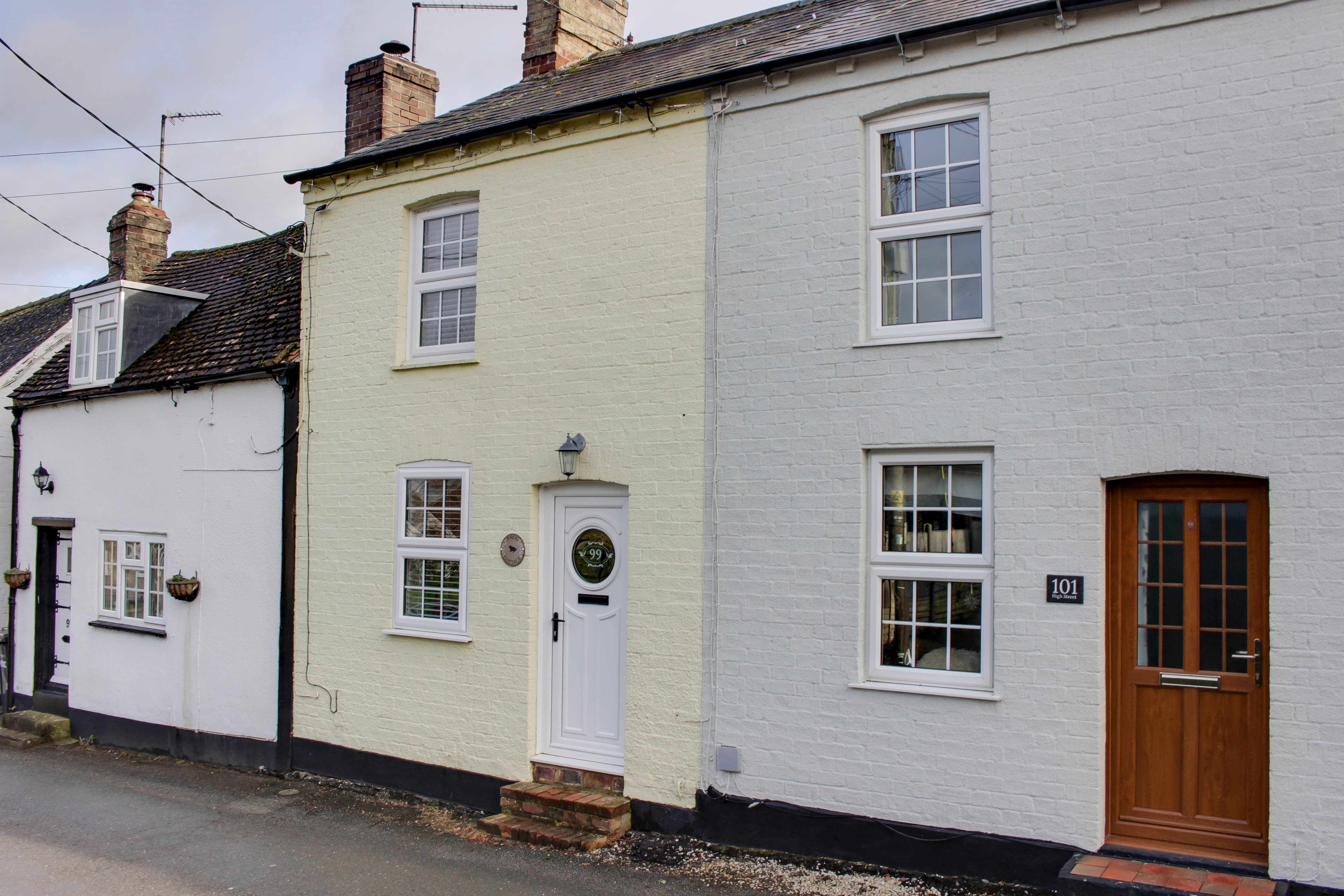 Frog Cottage, 99 High Street, Hail Weston, St. Neots, St. Neots, PE19 5JS