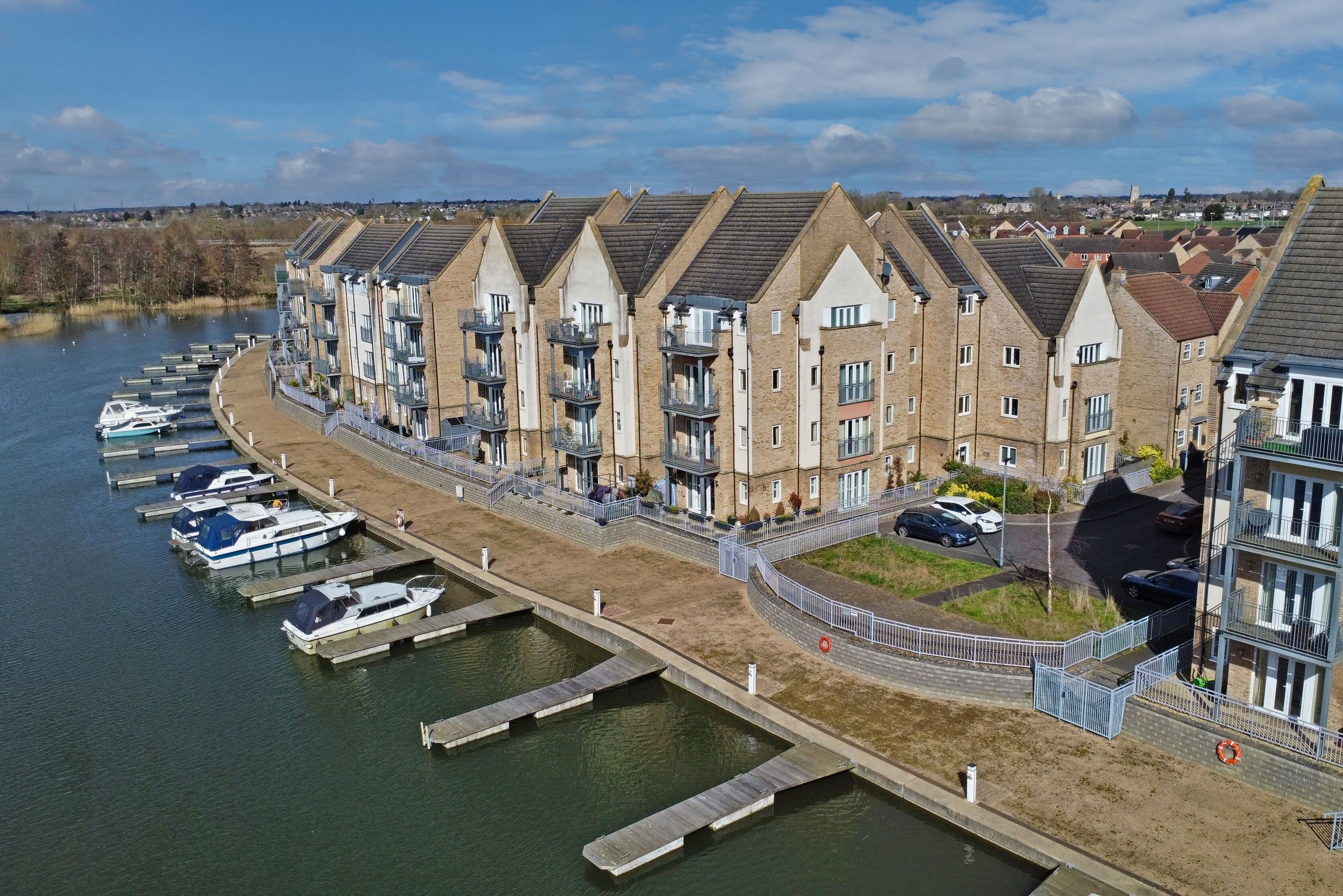 Wren Walk, Eynesbury, St. Neots, St. Neots, PE19 2GE