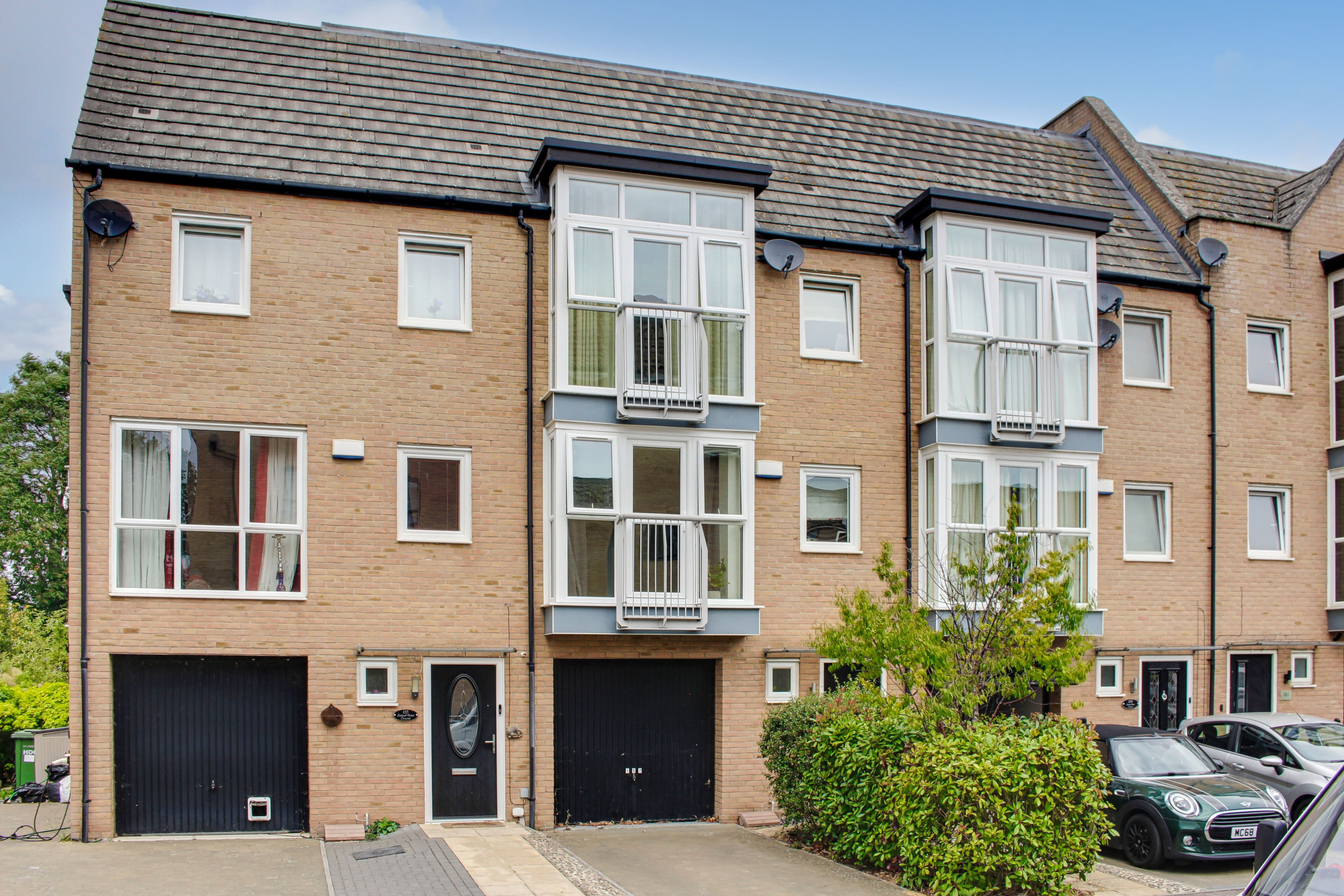 Samuel Jones Crescent, Little Paxton, St. Neots, St. Neots, PE19 6QZ