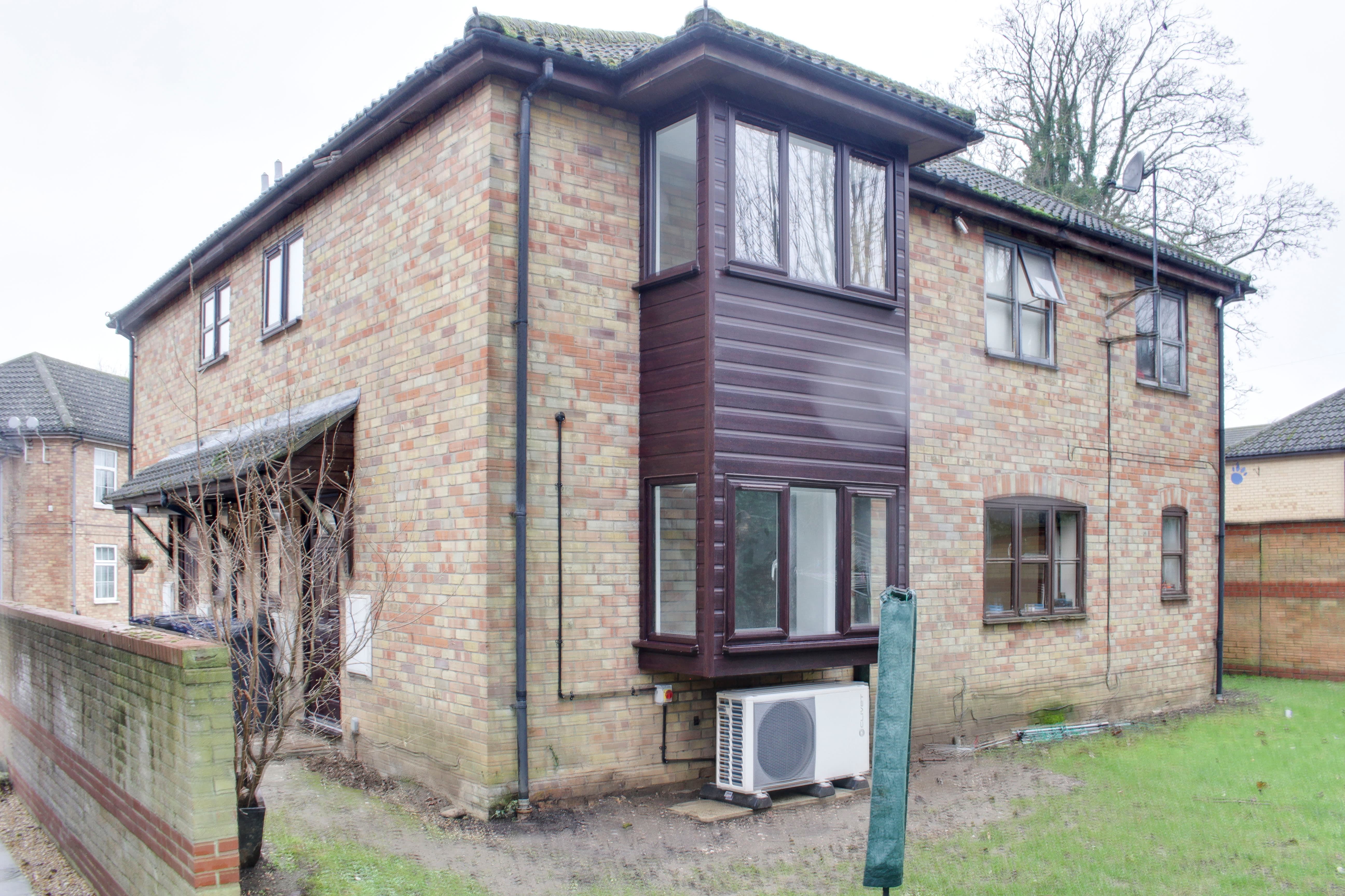 Linclare Place, Eaton Ford, St. Neots, St. Neots, PE19 7AH