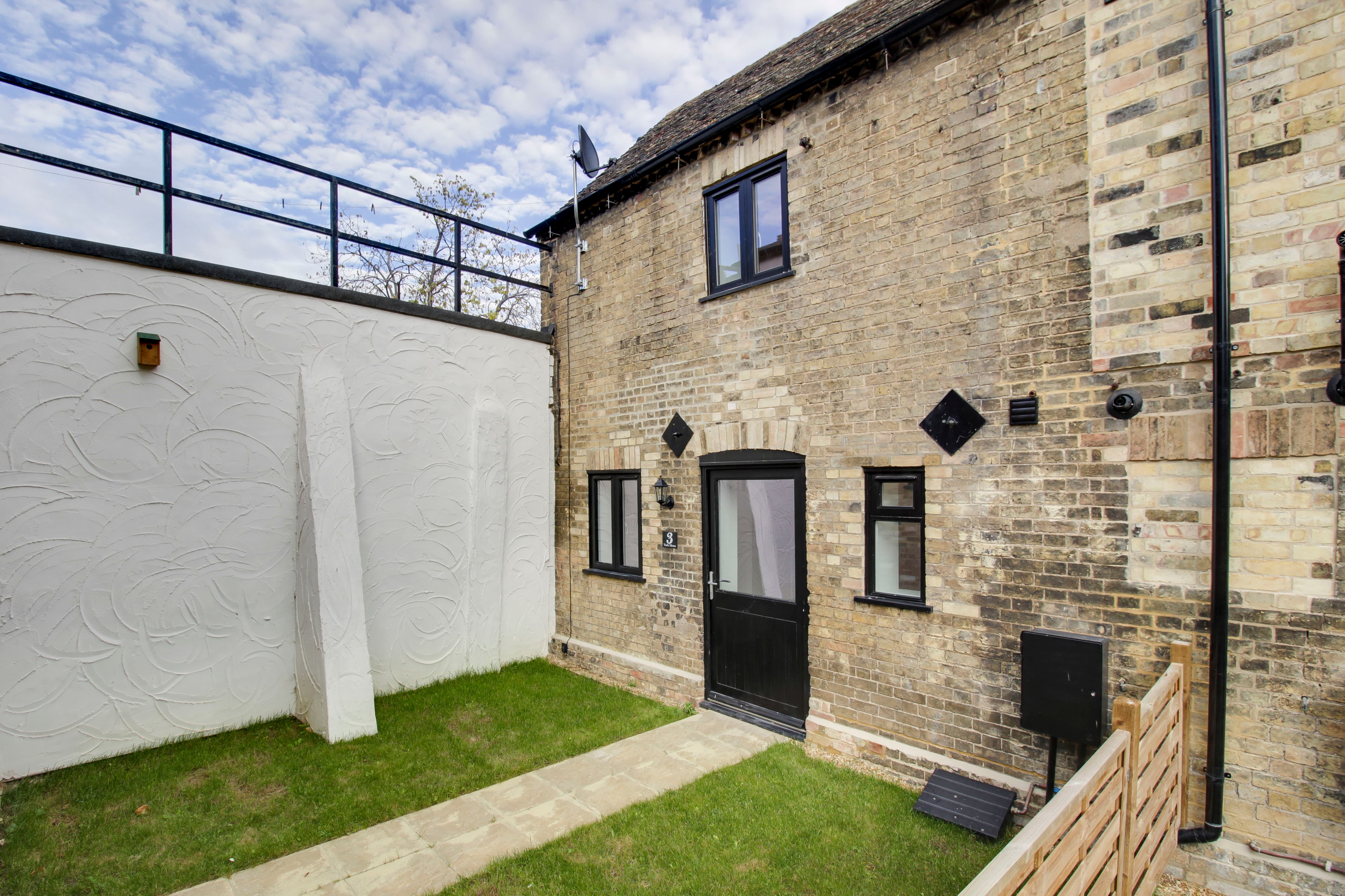 Yorks Mews, New Street, St. Neots, St. Neots, PE19 1AE
