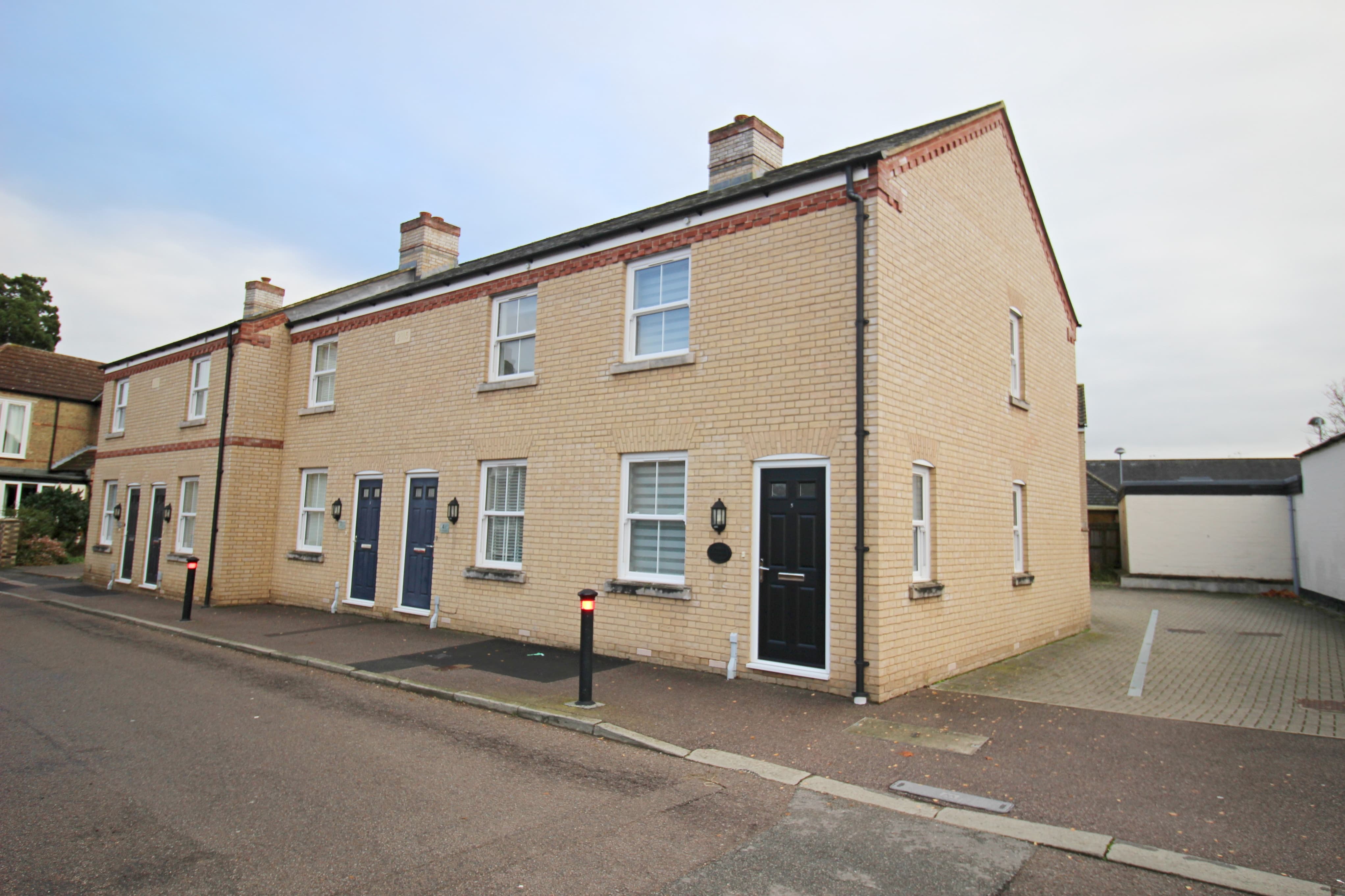 Plough Cottages, Montagu Street, St. Neots, Eynesbury, PE19 2TD