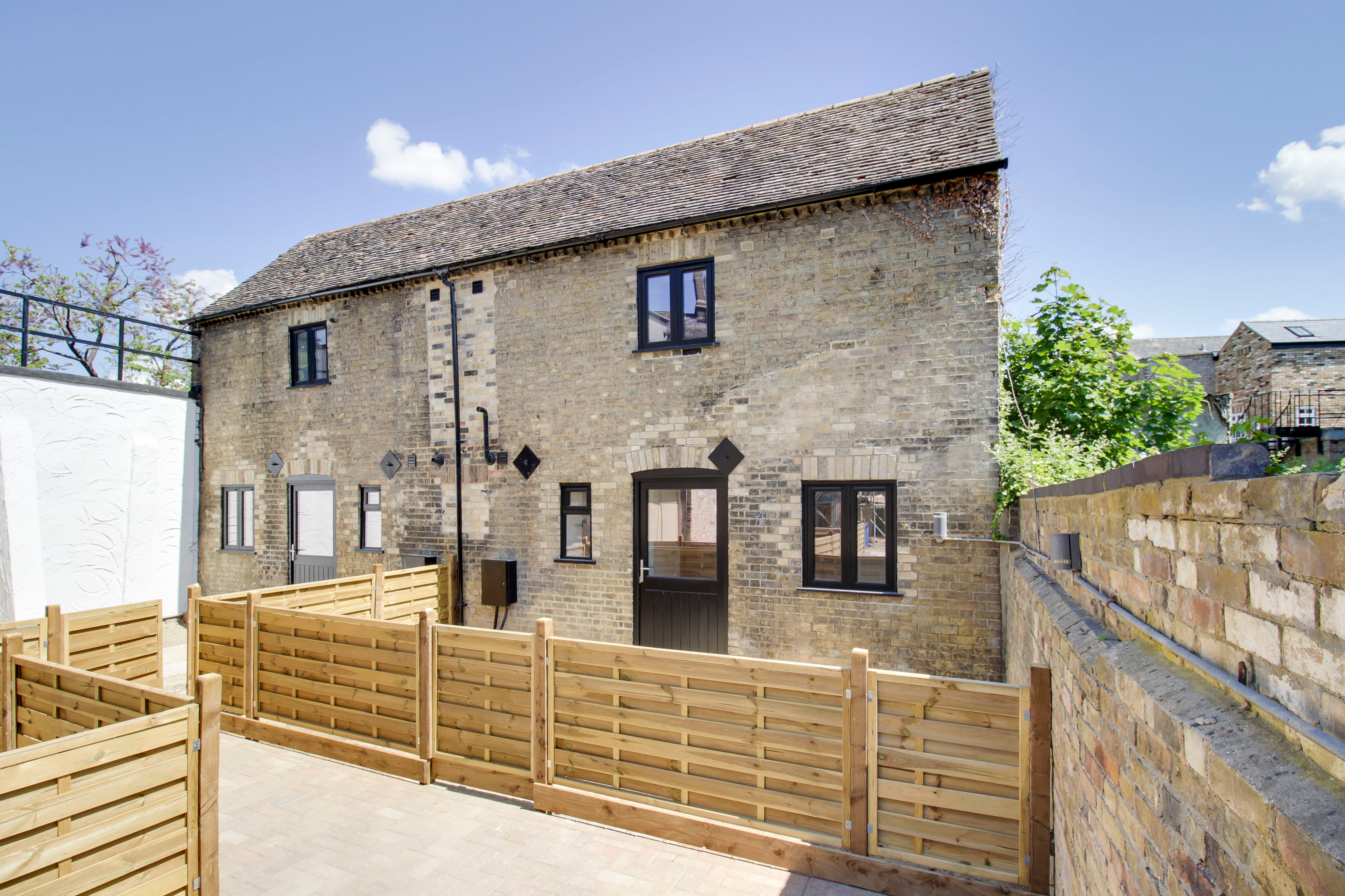 Yorks Mews, New Street, St. Neots, St. Neots, PE19 1AE