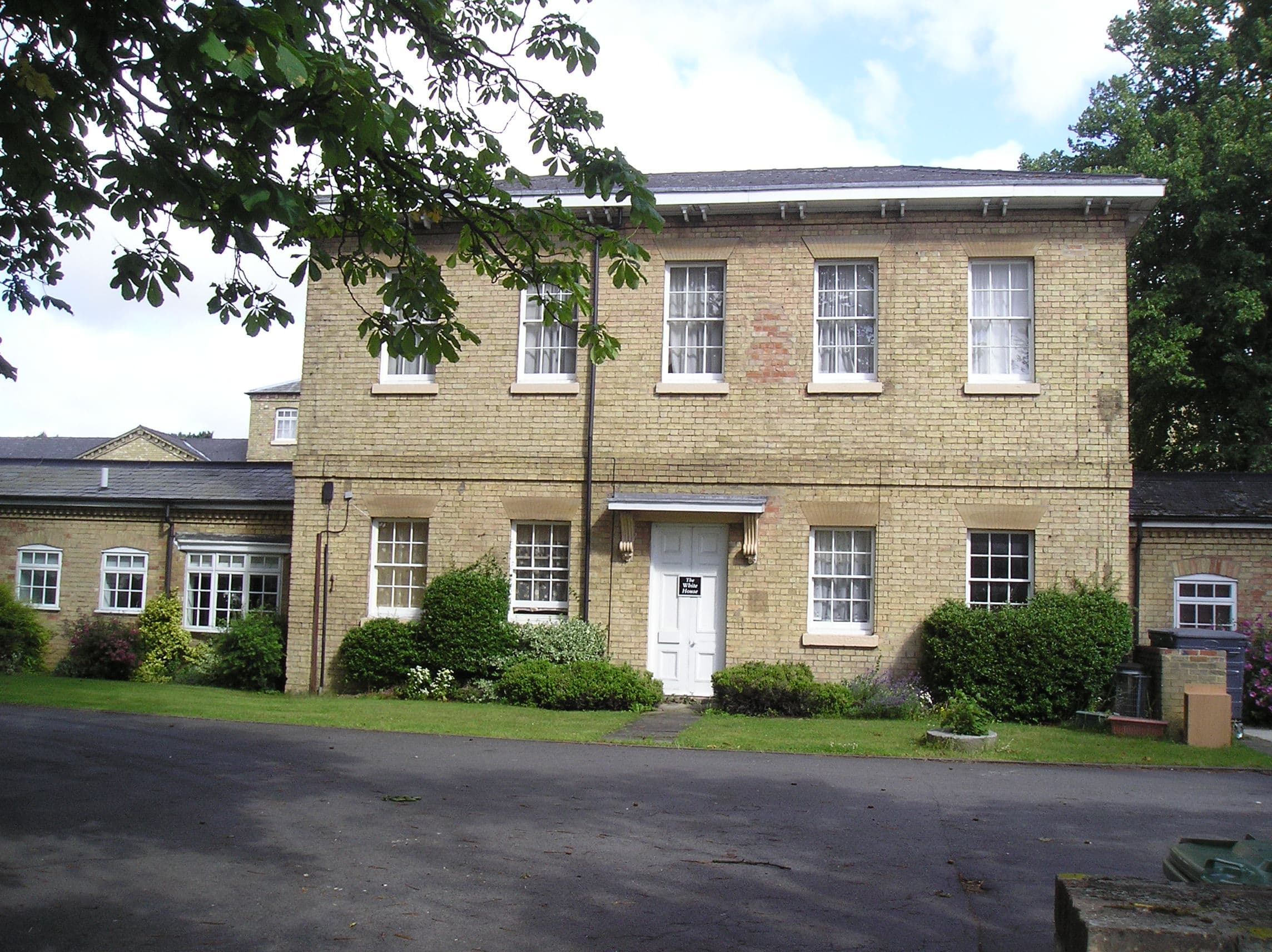 The White House St. Neots Road, Eaton Ford, St. Neots, St. Neots, PE19 7BE