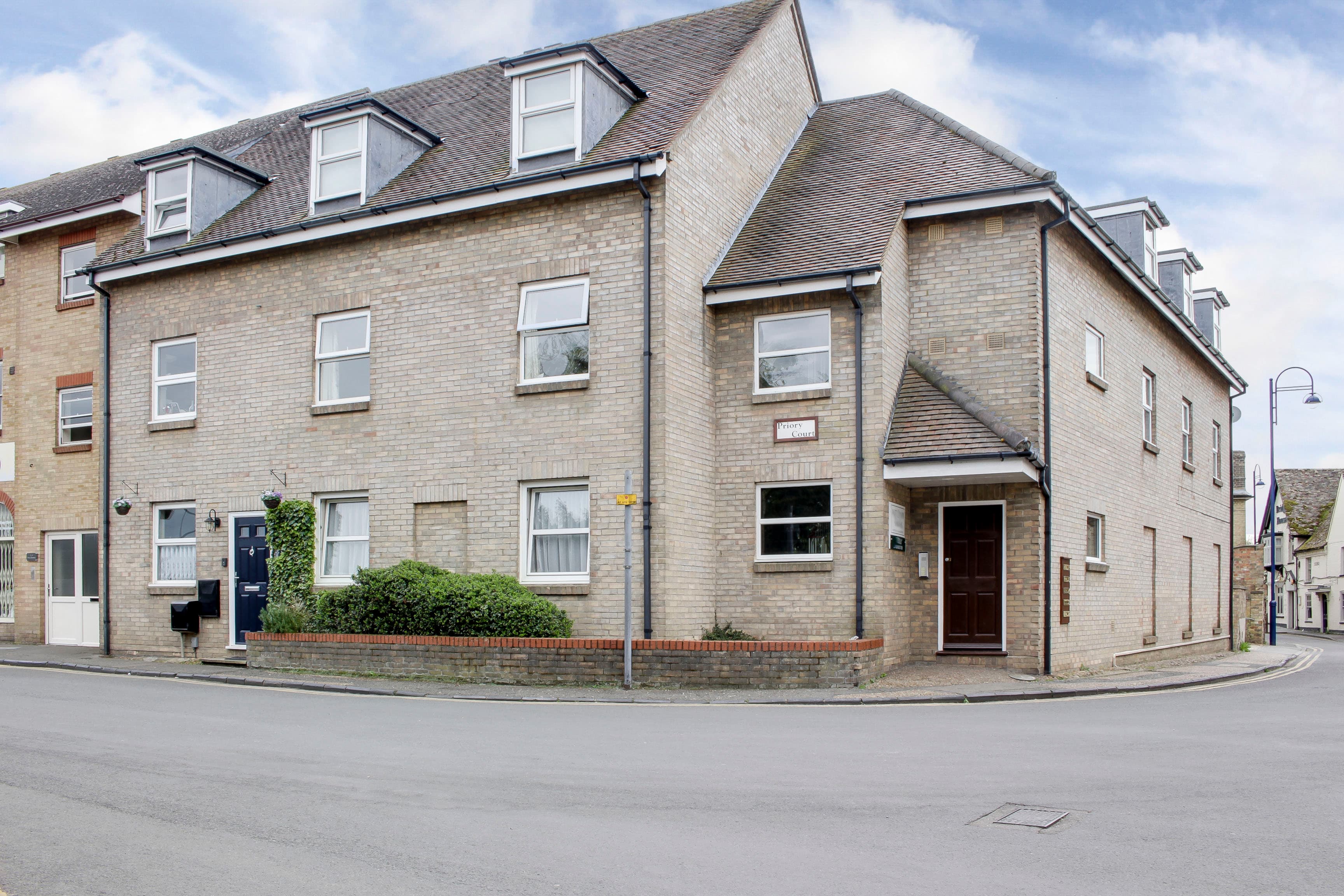 Flat 6, Priory Court Priory Lane, St. Neots, St. Neots, PE19 2PU