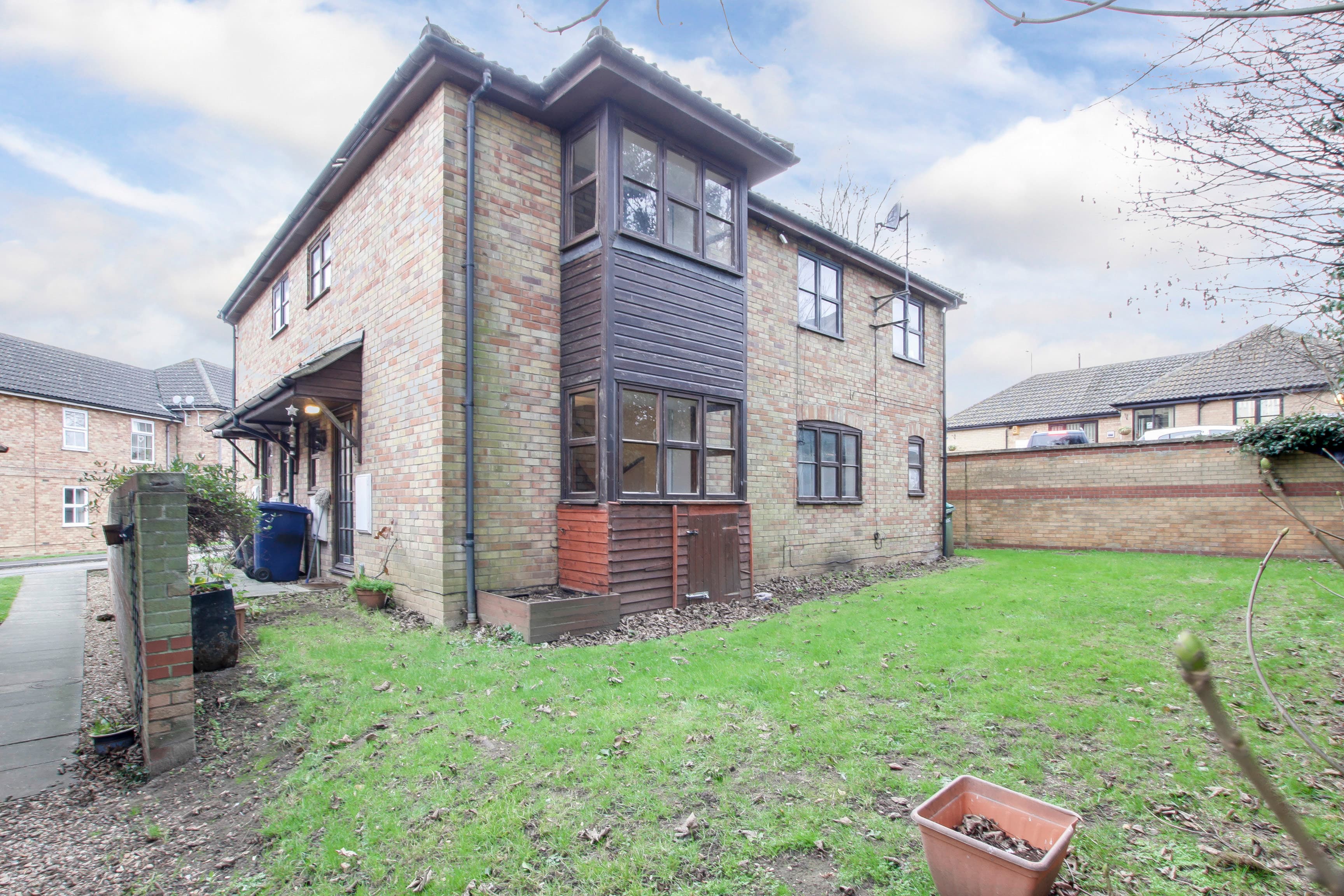 Linclare Place, Eaton Ford, St. Neots, St. Neots, PE19 7AH