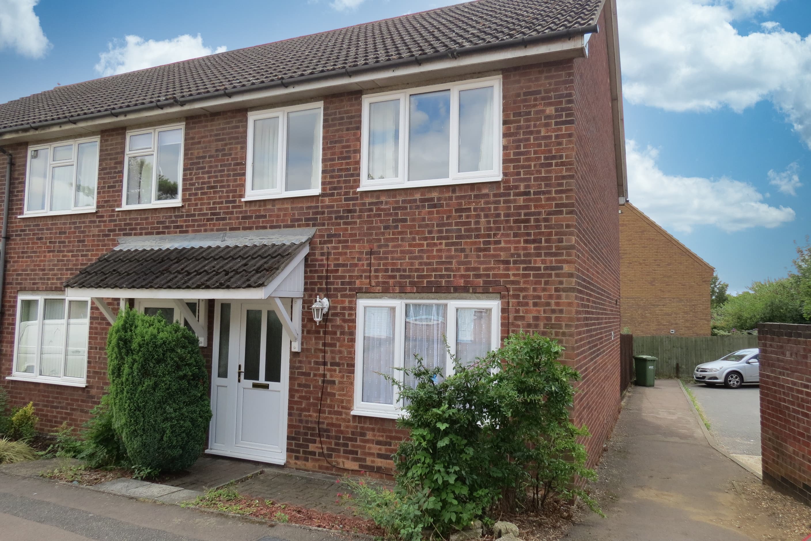 Queens Gardens, Eaton Socon, St. Neots, St. Neots, PE19 8PA
