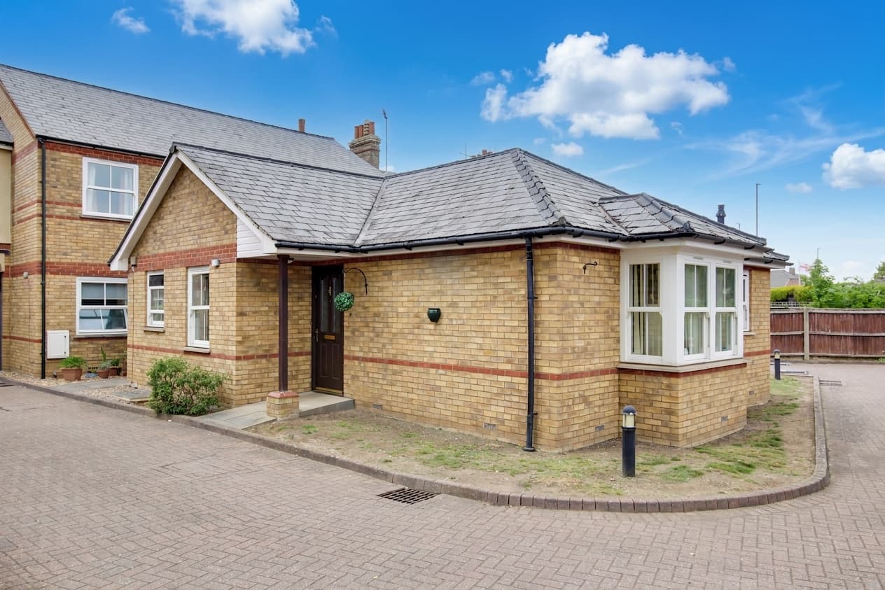 Lobelia Cottages, St. Neots, 102 St. Neots Road, PE19 7BA