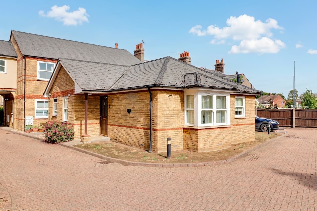 Lobelia Cottages, 102 St. Neots Road, St. Neots, PE19 7BA